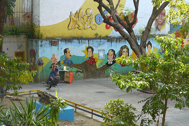 Friseurin auf dem Plaza de la revolución