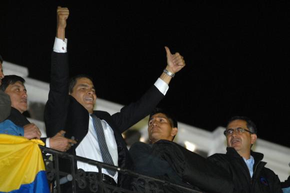 Correa auf dem Balkon des Regierungspalastes.