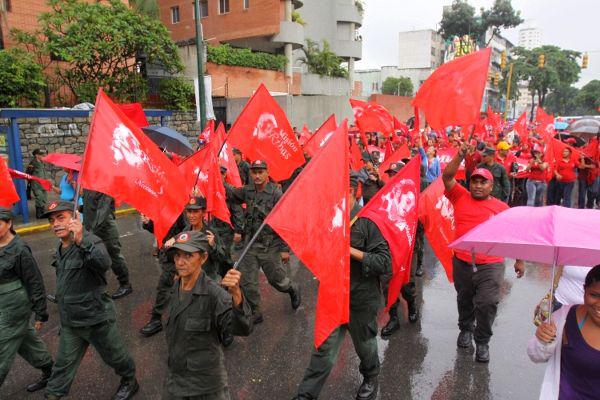 Bolivarische Milizen, die bei der Misión Ribas lernen, beteiligten sich auch