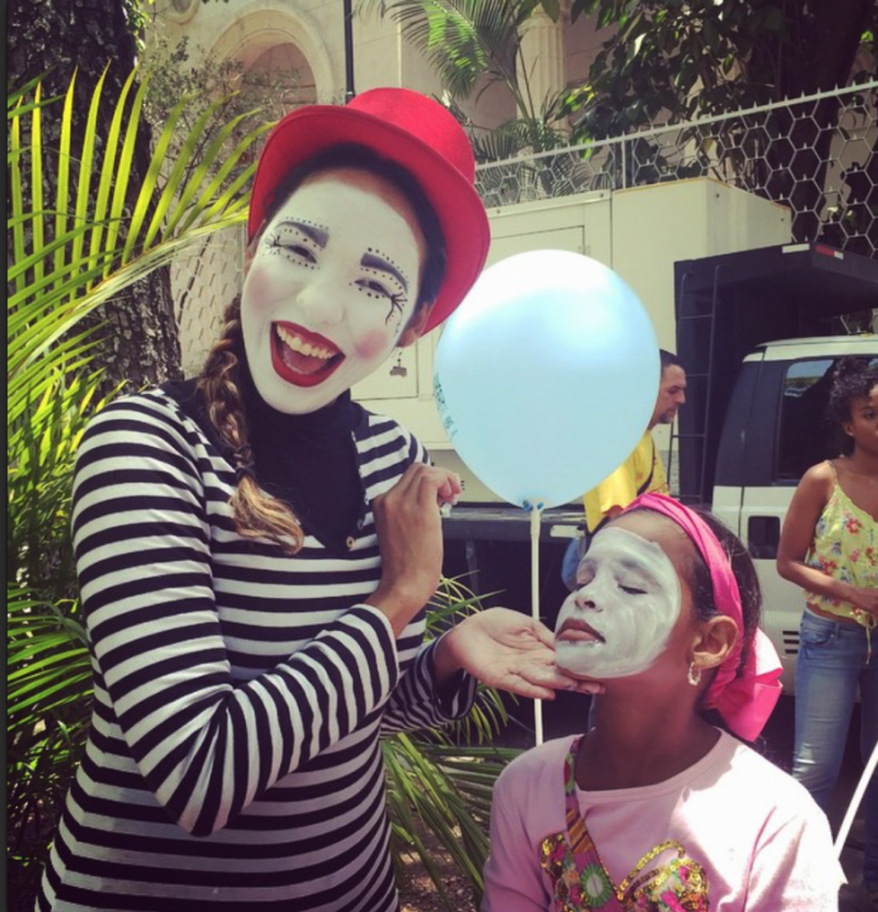 Für Kinder wurden Theaterstücke, Zirkus und Puppentheater aufgeführt und Workshops veranstaltet Für Kinder wurden Theaterstücke, Zirkus und Puppentheater aufgeführt und Workshops veranstaltet
