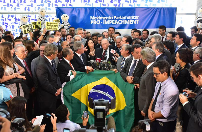 Die Oppositionsabgeordneten konservativer Parteien beim Start der Initiative Pro-Impeachment gegen Dilma Rousseff