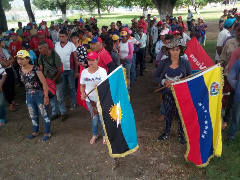 Am 16. Tag des Marsches schlossen sich Betroffene von Vertreibungen aus Sur del Lago im Bundesstaat Zulia dem Marsch an