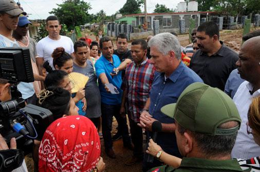 Kubas Präsident Miguel Díaz-Canel besuchte die von Hurrikan "Michael" betroffenen Gebiete am Mittwoch