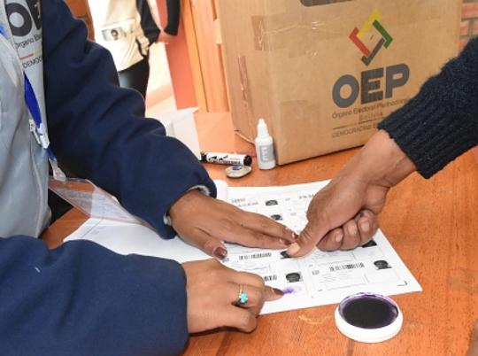 Am 20. Oktober wurde in Bolivien gewählt. Nun findet eine Neuauszählung der Stimmen durch internationale Experten unter Leitung der OAS statt