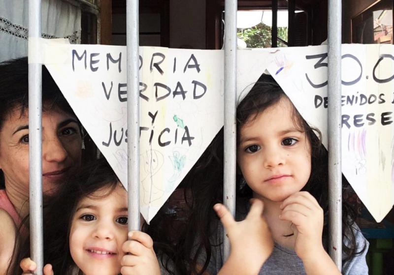 Gedenken an den Jahrestag des Putsches unter Quarantäne in Buenos Aires...