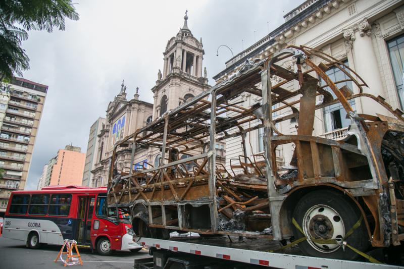 Aus Rache griff das Drogenkartell Comando Vermelho in Manaus über 40 Ziele mit Brandsätzen an.