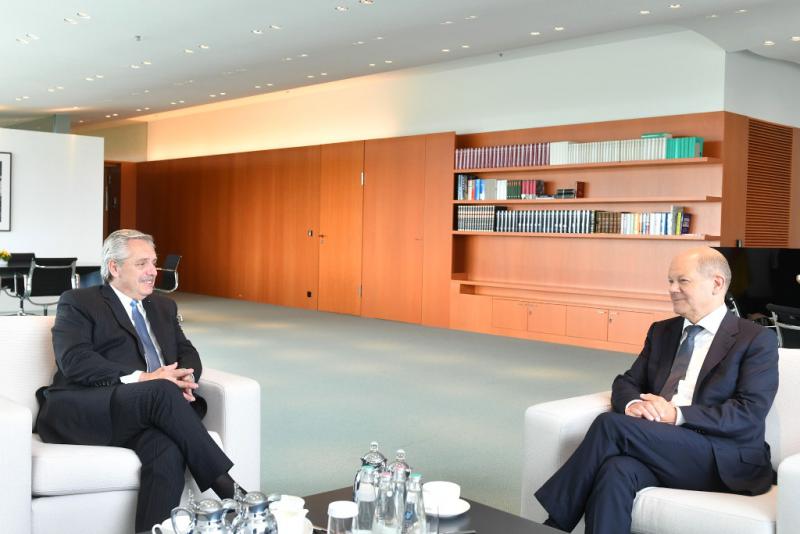 Argentiniens Präsident Alberto Fernández bei Bundeskanzler Olaf Scholz
