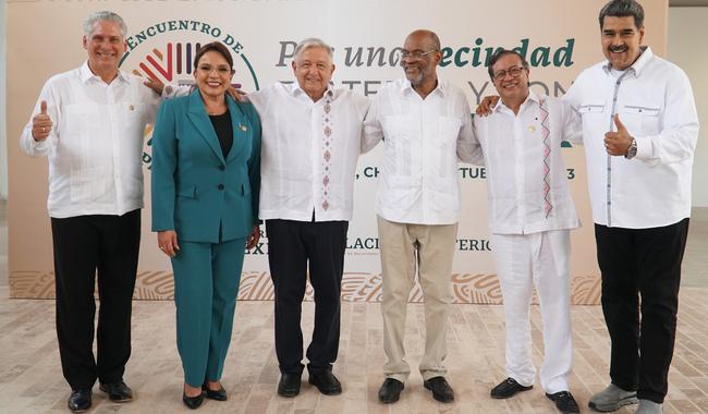Díaz Canel, Castro, Amlo, Henry, Petro und Maduro (v.li.n.re.) beim Gipfel am 22. Oktober in Palenque