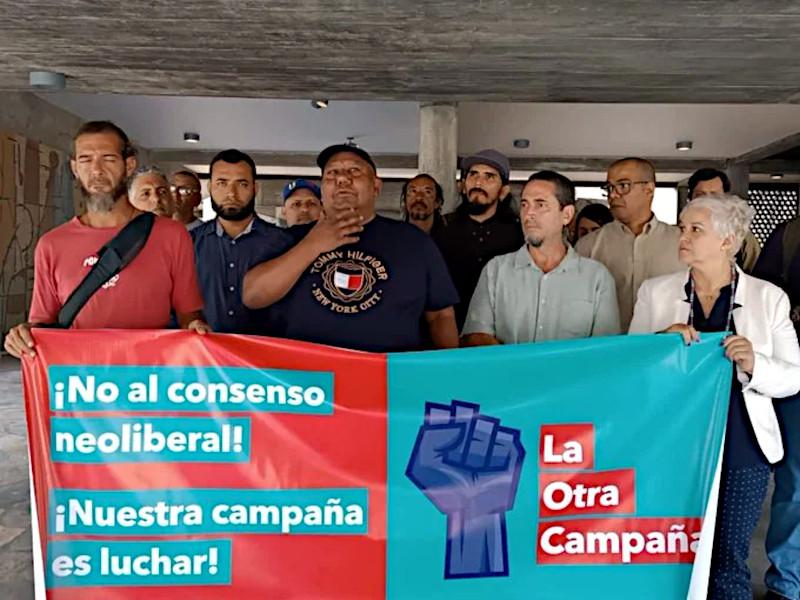 "Nein zum neoliberalen Konsens - Unsere Kampagne heißt kämpfen". Antillano ist in der Gruppe "La Otra Campaña" aktiv