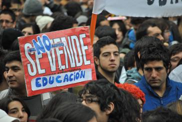 "Bildung nicht zu verkaufen": Proteste gegen die Bildungspolitik in Chile