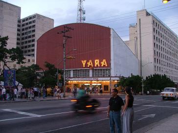 Programmkino für alle: Der Filmpalast Yara an der 23. Straße in Havanna Kino Yara, Havanna