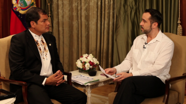 Rafael Correa im Gespräch mit Amerika21.de-Redakteur Harald Neuber