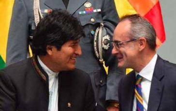 Ein Bild aus besseren Tagen: Evo Morales mit Botschafter Vázquez