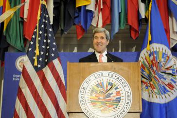 John Kerry vor der Organisation Amerikanischer Staaten