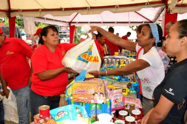 Ein staatlicher Lebensmittelmarkt (Mercal) in Caracas Ein staatlicher Lebensmittelmarkt (Mercal) in Caracas