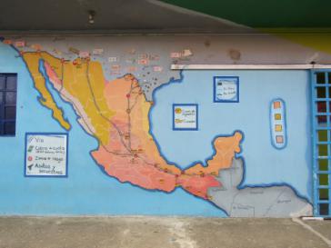 Wandbild im “72”, einem Unterkunft für Migranten in Tenosique, Tabasco, Mexiko Wandbild im “72”, einem Unterkunft für Migranten in Tenosique, Tabasco, Mexiko