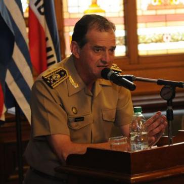 Gegen den Oberkommandierenden der Streitkräfte Uruguays, General Guido Manini Rios, hat Präsident Vázquez 30 Tage Arrest verhängt Gegen den Oberkommandierenden der Streitkräfte Uruguays, General Guido Manini Rios, hat Präsident Vázquez 30 Tage Arrest verhängt