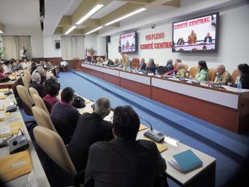 Das Zentralkomitee der Kommunistischen Partei Kubas diskutierte unter Leitung von Generalsekretär Raúl Castro die Vorschläge zum Verfassungsentwurf