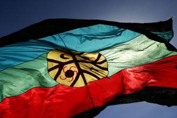 Die Flagge der Mapuche in Chile