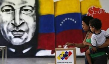 In einem von 14.382 Wahllokalen. Die regierende sozialistische Partei gewann die Lokalwahlen in Venezuela In einem von 14.382 Wahllokalen. Die regierende sozialistische Partei gewann die Lokalwahlen in Venezuela