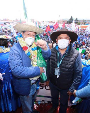 Luis Arce und Vizepräsident David Choquehuanca bei der Feier des Wahlsieges in El Alto am Samstag