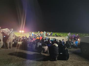 Fast 2 Millionen Migrant:innen "ohne Papiere" werden für das Fiskaljahr 2022 erwartet