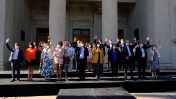 Die neue chilenische Regierung vor dem Naturhistorischen Museum. Die neue chilenische Regierung vor dem Naturhistorischen Museum.