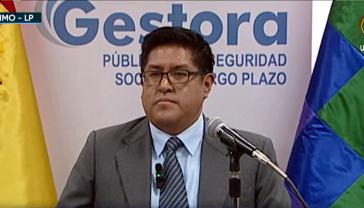 Der Leiter der Gestora Pública, Jaime Durán, stellt sich auf einer Pressekonferenz Fragen zum neuen Rentensystem Der Leiter der Gestora Pública, Jaime Durán, stellt sich auf einer Pressekonferenz Fragen zum neuen Rentensystem