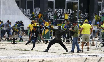 Ultrarechte attackierten Regierungsgebäude in Brasília, um die Rückkehr von Bolsonaro zu erzwingen Ultrarechte attackierten Regierungsgebäude in Brasília, um die Rückkehr von Bolsonaro zu erzwingen
