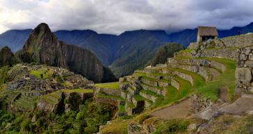 Machu Picchu ist eine der größten Touristenattraktionen in Südamerika Machu Picchu ist eine der größten Touristenattraktionen in Südamerika