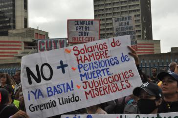 Lehrkräfte in Venezuela protestieren in Caracas für angemessene Löhne und Renten sowie ihre Arbeitsrechte Lehrkräfte in Venezuela protestieren in Caracas für angemessene Löhne und Renten sowie ihre Arbeitsrechte