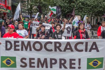 Demonstration am 23. März in Curitiba im Rahmen der landesweiten Mobilisierung #DitaduraNuncaMais