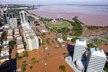 Die Bewohner von Porto Alegre leiden auch unter Mangel an Strom und Trinkwasser Die Bewohner von Porto Alegre leiden auch unter Mangel an Strom und Trinkwasser