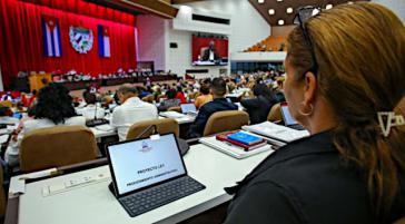 Plenarsitzung der kubanischen Nationalversammlung in ihrer zehnten Legislaturperiode