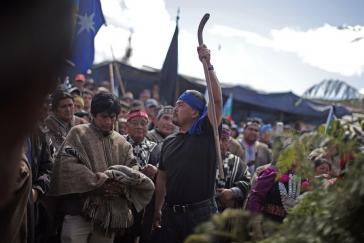 Hector LLaitul bei Mapuchetreffen