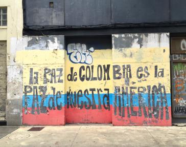 "Frieden in Kolumbien ist Frieden in unserem Amerika", Mural in Montevideo, Uruguay "Frieden in Kolumbien ist Frieden in unserem Amerika", Mural in Montevideo, Uruguay