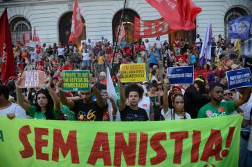 Demonstration Anfang 2024 gegen die Putschisten ein Jahr nach der Invasion der Gebäude der Drei Mächte in Brasília am 8. Januar 2023