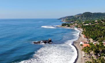 Weitere Tourismusprojekte wie Surf City I sind mit Vertreibungen verbunden Weitere Tourismusprojekte wie Surf City I sind mit Vertreibungen verbunden