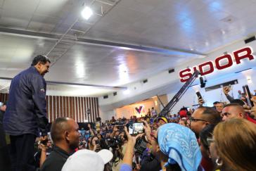 Maduro traf am Montag mit der Belegschaft des Stahlunternehmens Sidor im Bundesstaat Bolívar zusammen