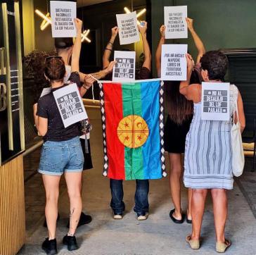 Internationale Protestaktion gegen die Räumung in Konsulaten Argentiniens