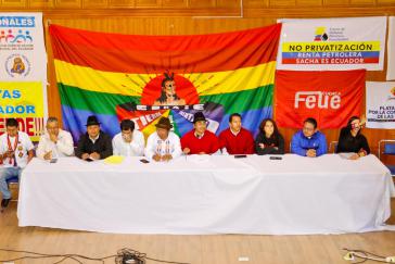 Indigene Anführer:innen auf der Versammlung in Quito