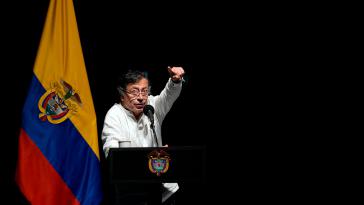 Gustavo Petro setzt sich für Dialog und friedliche Konfliktlösungen ein Gustavo Petro setzt sich für Dialog und friedliche Konfliktlösungen ein
