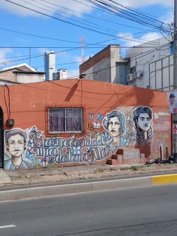 Wandgemälde in Gedenken an Las Mariposas in Tegucigalpa, Honduras Wandgemälde in Gedenken an Las Mariposas in Tegucigalpa, Honduras