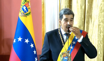 Das "immense und völlig ungerechtfertigte Leid" der Venezolaner:innen durch die US-Sanktionen ist laut Hetland "kein Freifahrtschein für Maduros autoritäres Regierungsverhalten" Das "immense und völlig ungerechtfertigte Leid" der Venezolaner:innen durch die US-Sanktionen ist laut Hetland "kein Freifahrtschein für Maduros autoritäres Regierungsverhalten"