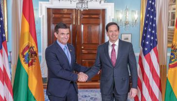 Neue Außenpolitik in Bolivien: Rodrigo Paz (links im Bild) mit US-Außenminister Marco Rubio Neue Außenpolitik in Bolivien: Rodrigo Paz (links im Bild) mit US-Außenminister Marco Rubio