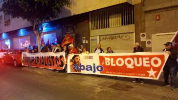 Protest vor dem US-Konsulat in Las Palmas, Gran Canaria, gegen die Einschränkung der Geldüberweisungen und die US-Blockade. Protest vor dem US-Konsulat in Las Palmas, Gran Canaria, gegen die Einschränkung der Geldüberweisungen und die US-Blockade.