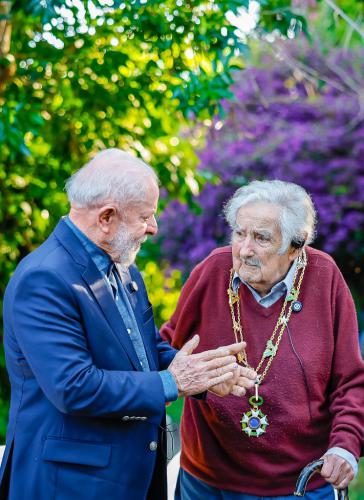 Mujica erhielt den Orden "Kreuz des Südens" von Lula