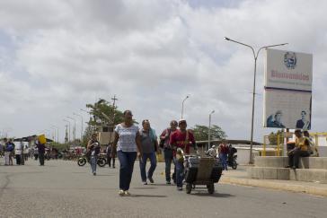 Täglich passieren Hunderte Menschen die Brücken zwischen Kolumbien und Venezuela - in beide Richtungen