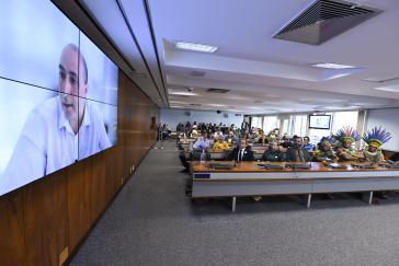 Fernando Cerimedo in Videokonferenz in einem brasilianischen Forum, im Jahr 2022