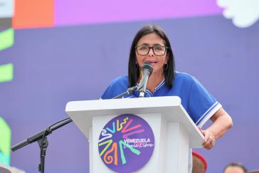 Venezuelas geschäftsführende Präsidentin Delcy Rodríguez auf der Kundgebung